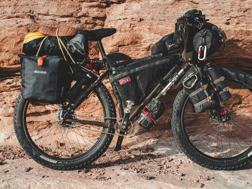 A bike loaded with frame, handlebar and saddle bags
